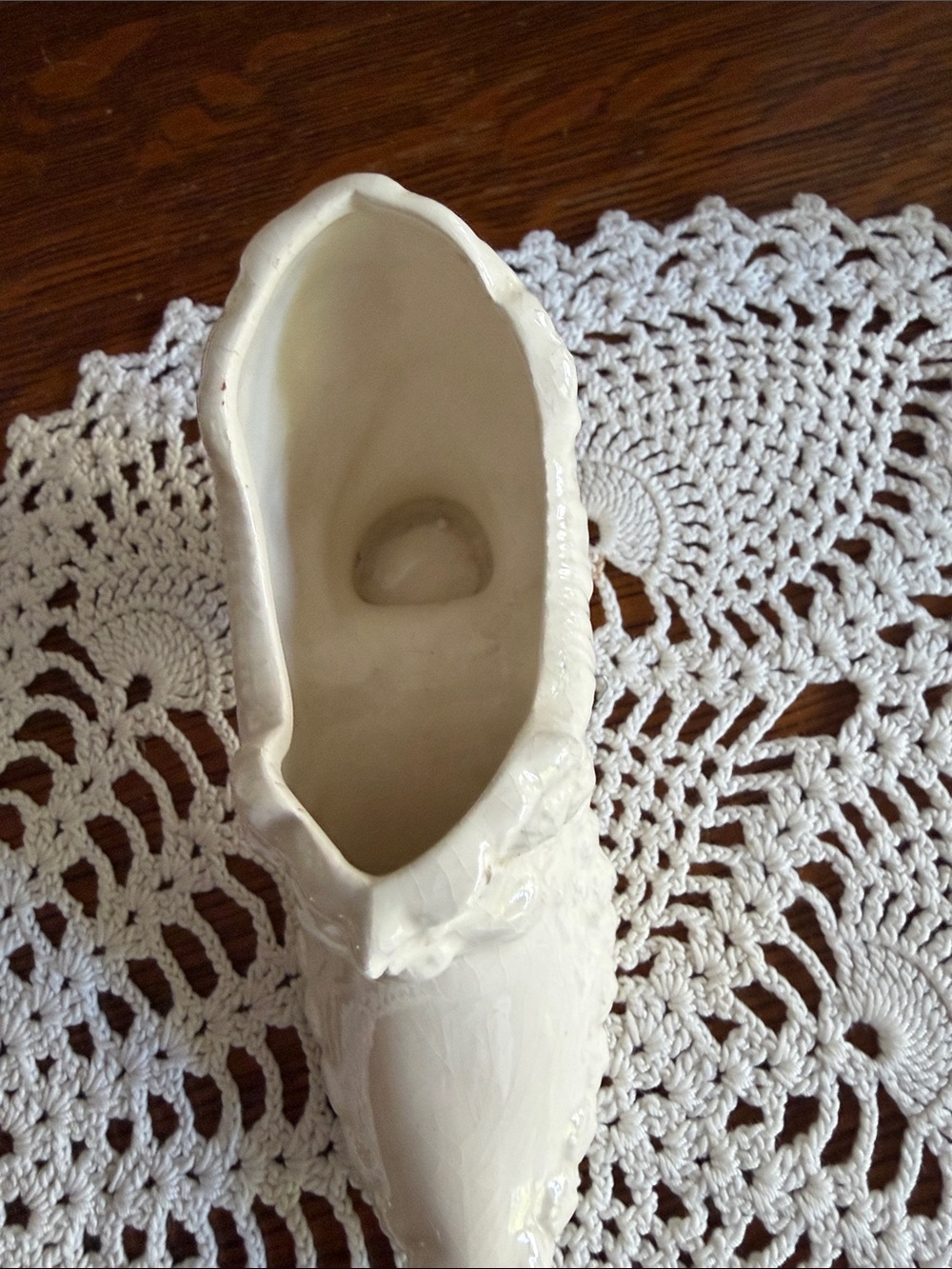 Cream Decorative Women's Heeled Shoe Figurine - Elegant Ceramic Accent - Picture 4 of 6